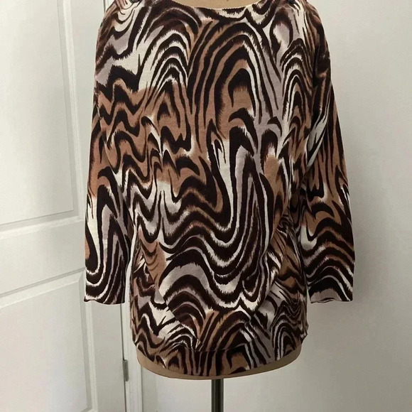 Monroe & Main button up sweater top - Picture 3 of 6